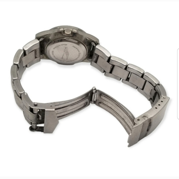 FLORIDA GATORS FOOTBALL LADIES STAINLESS STEEL WATCH - Picture 4 of 4